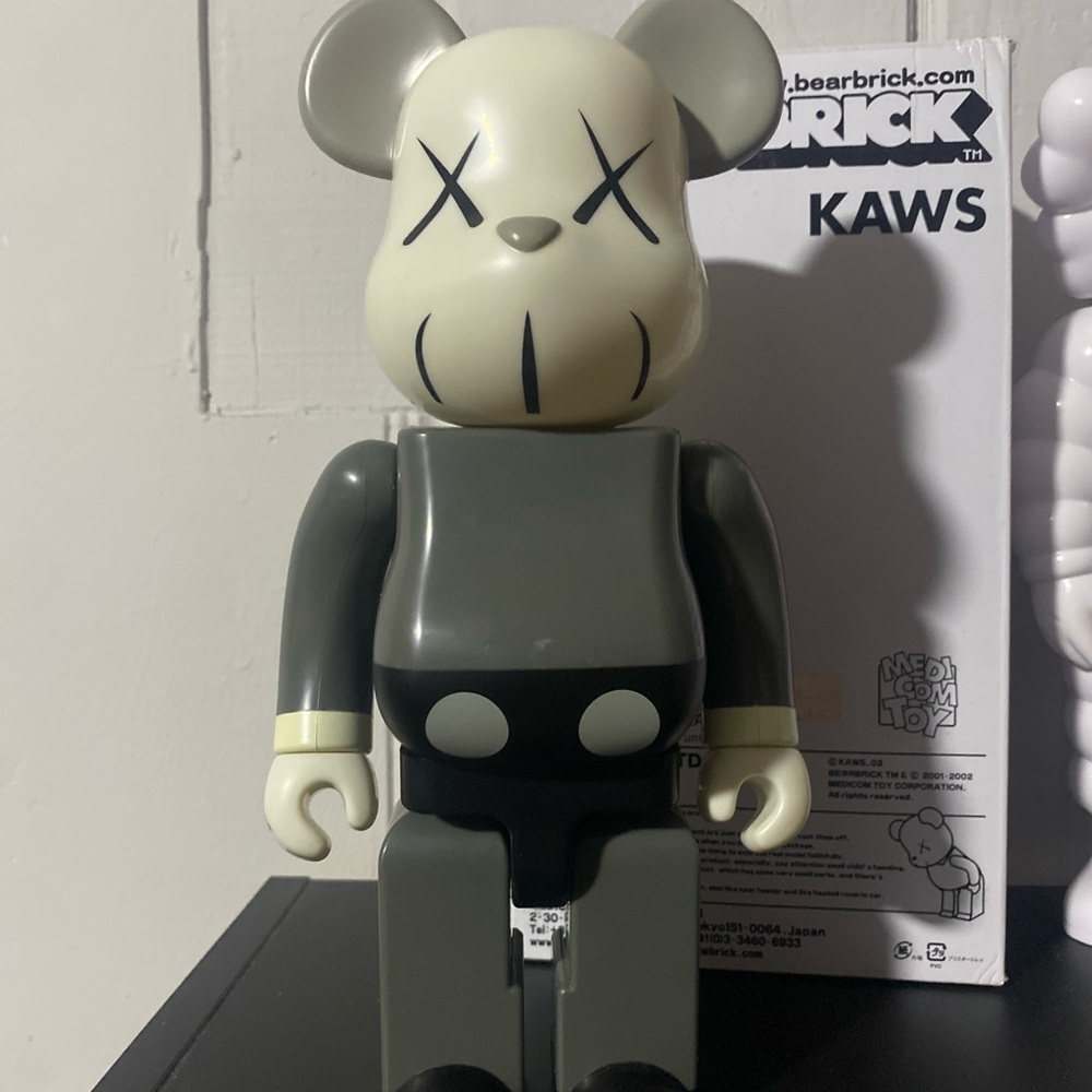 Kaws Bearbrick 400%